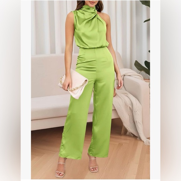 Elegant Green Sleeveless Jumpsuit - Picture 3 of 3
